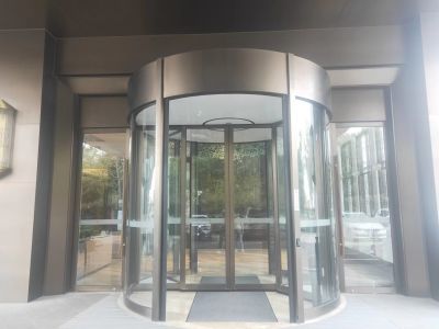 自動門的維護保養需要多久進行一次？具體有哪些步驟？